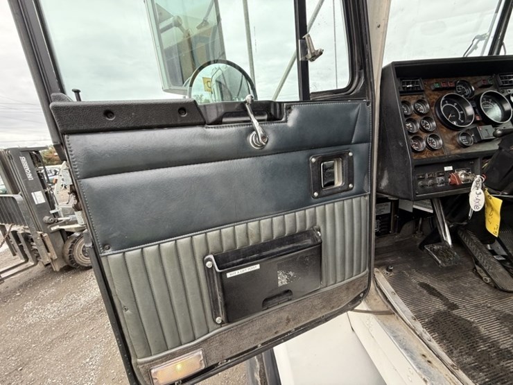 1994-kenworth-t800b-image-31