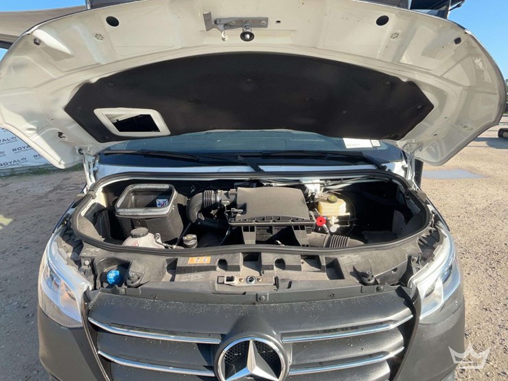 2021-mercedes-benz-sprinter-3500-xd-image-9