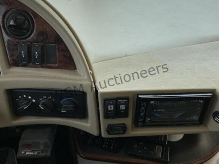 2006-fleetwood-excursion-motorhome-image-23