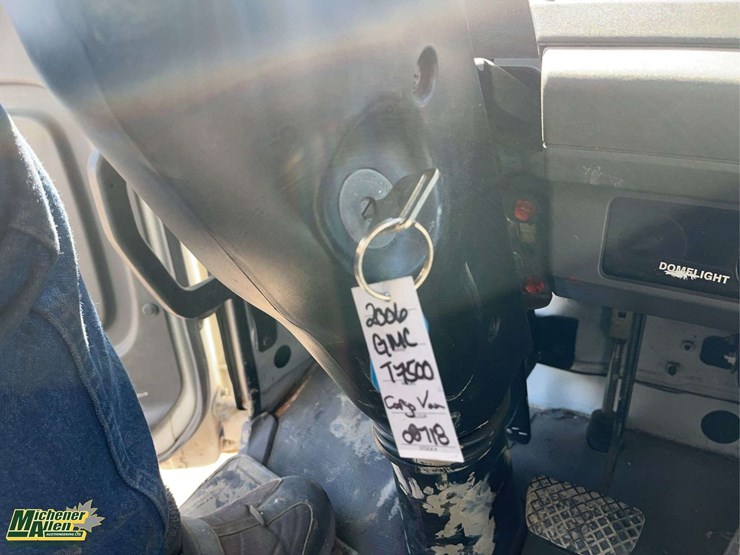 2006-gmc-t7500-image-18