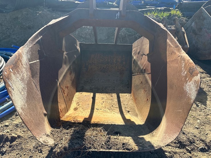 #4853-•-approx-62"-sand-excavator-bucket-image-5