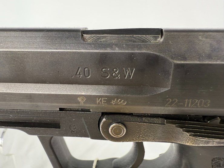 #36-•-heddert-koch-hk-usp-40-s&w-pistol-22-11203-image-11