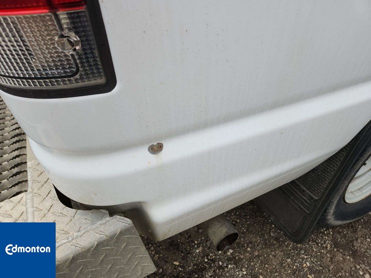 2014-ford-cargo-image-44
