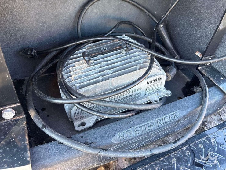 2019-ez-go-electric-cart-image-10