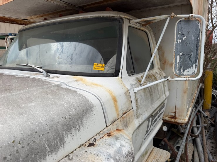 ford-600-image-17