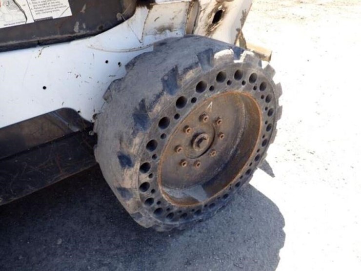 2019-bobcat-s590-image-31