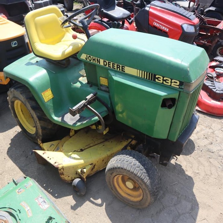 JOHN DEERE 332
