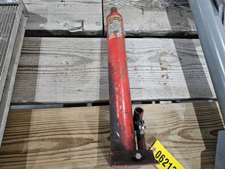 #6213-•-traveller-6000lb-hydraulic-utility-jack-image-1