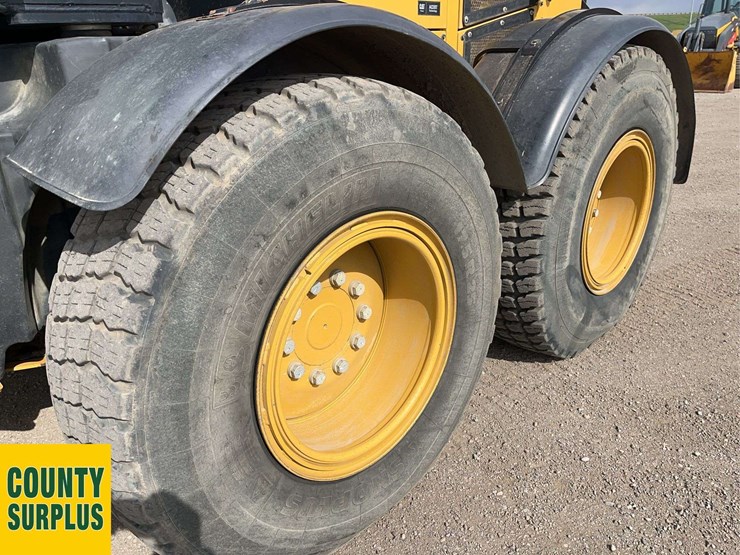 caterpillar-160m-awd-image-11