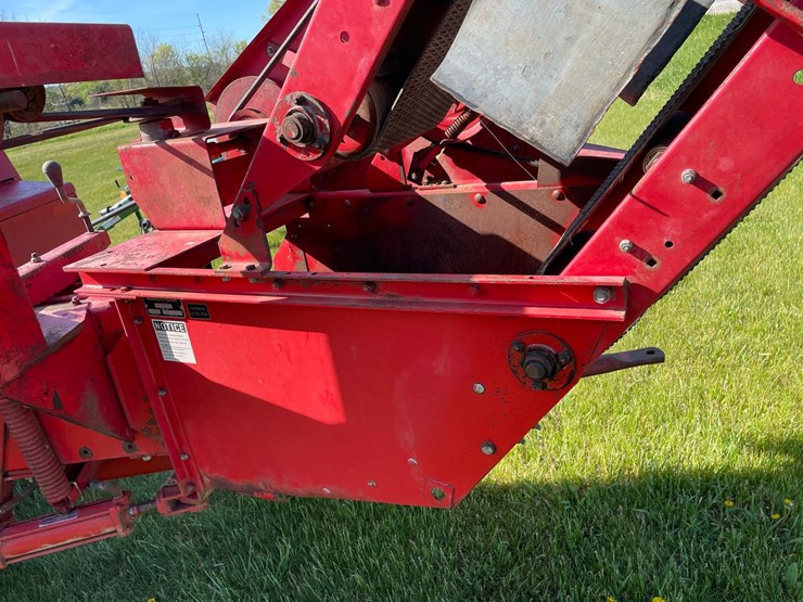 massey-ferguson-124-image-19