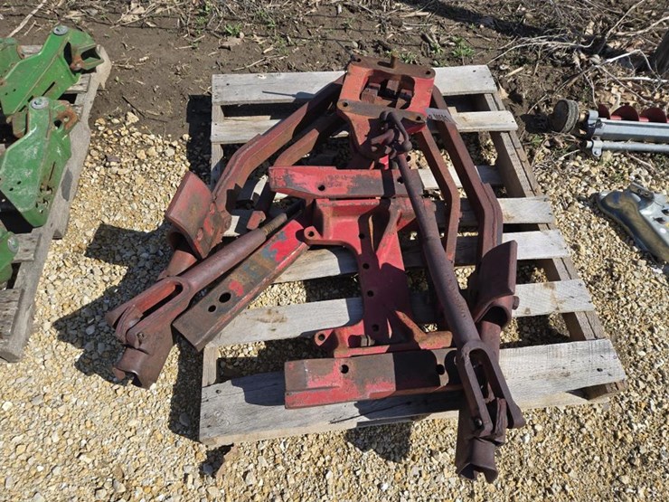 #501-•-ih-2pt-fast-hitch-image-2