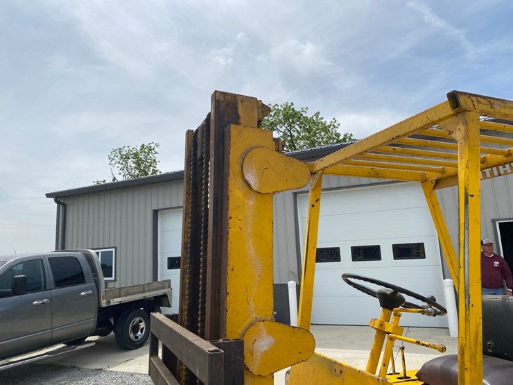 white-lp-gas-forklift.-image-9