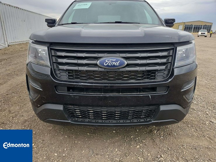 2019-ford-explorer-image-15