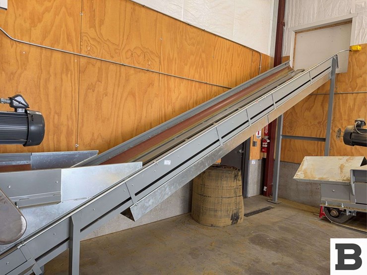 incline-trash-conveyor-image-1