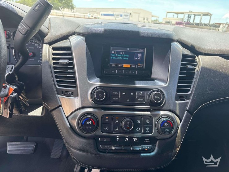 2015-chevrolet-tahoe-image-17