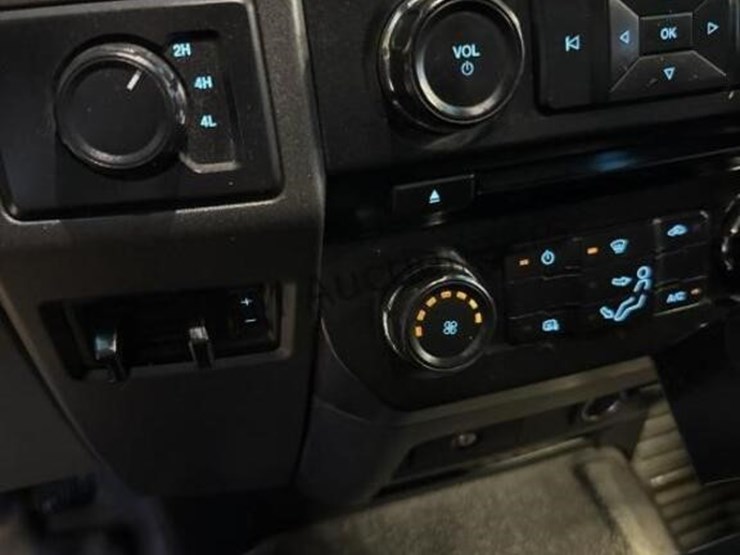 2017-ford-f550-image-24