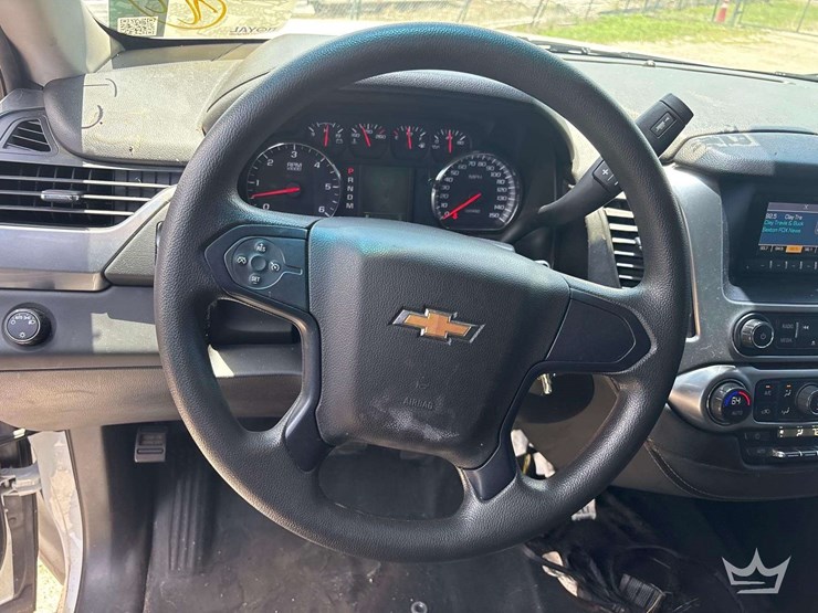 2015-chevrolet-tahoe-image-16