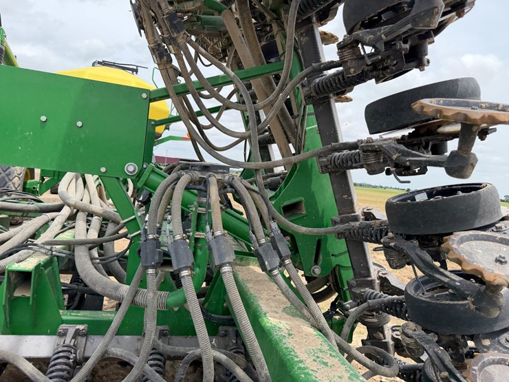 john-deere-1890-image-28