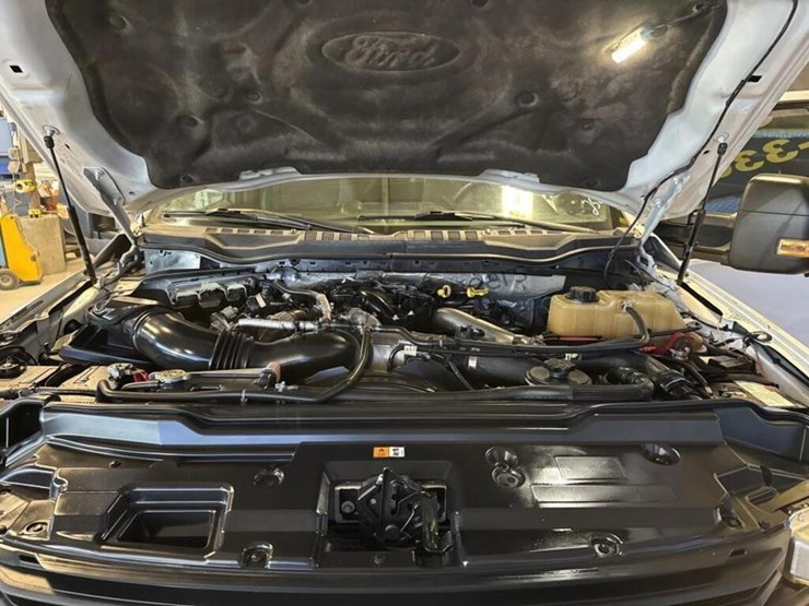 2017-ford-f550-image-14