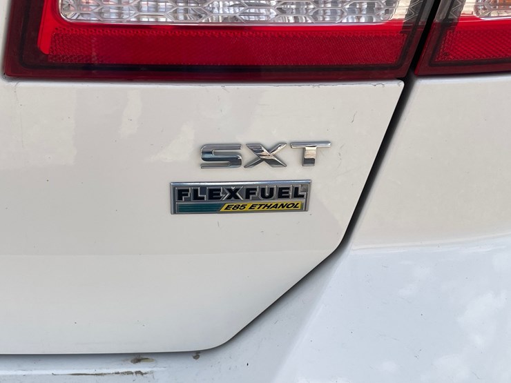 2013-dodge-journey-sxt-image-10