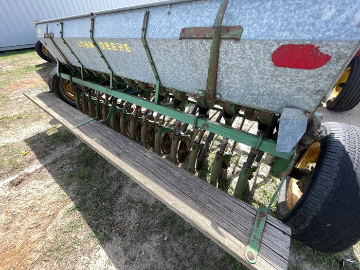 john-deere-8-image-19