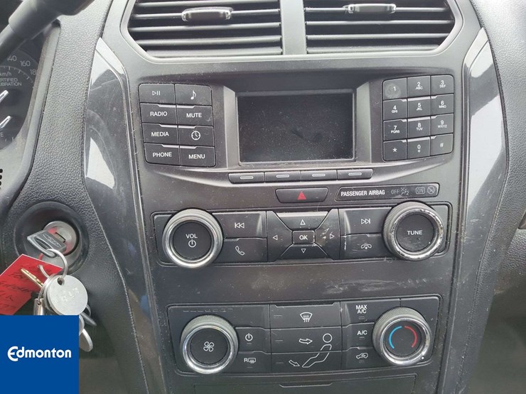 2019-ford-explorer-image-15