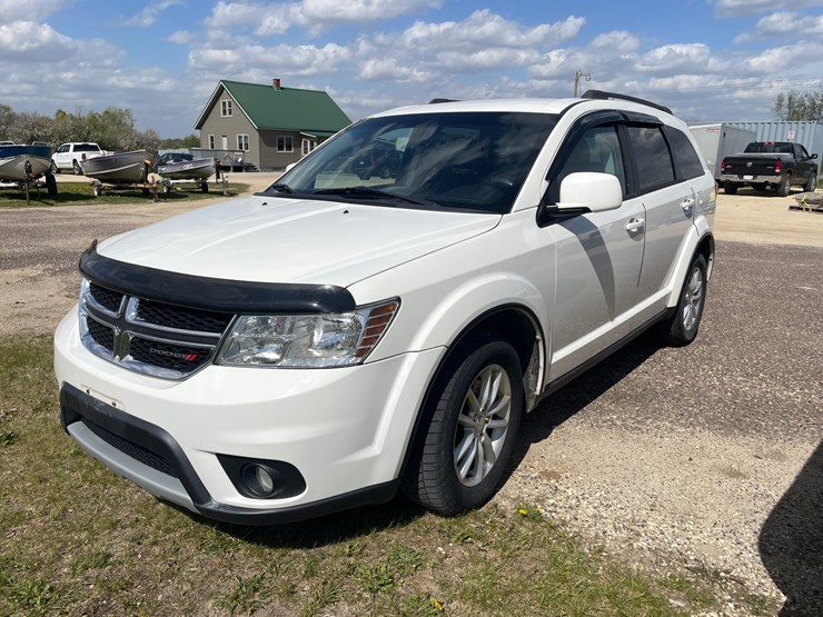 2013-dodge-journey-sxt-image-1
