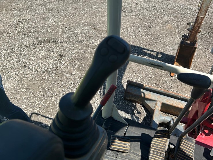 2020-takeuchi-tb230-image-25