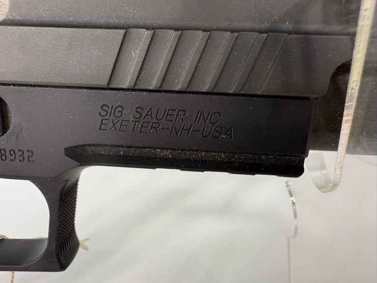 #17-•-sig-sauer-p226-9mm-pistol-uu768932-image-22