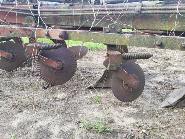 white-6-bottom-moldboard-plow-image-22