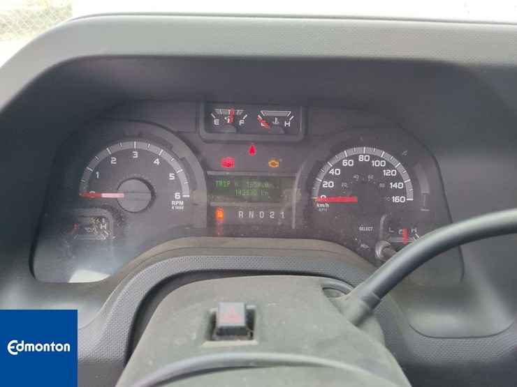 2013-ford-cargo-image-7