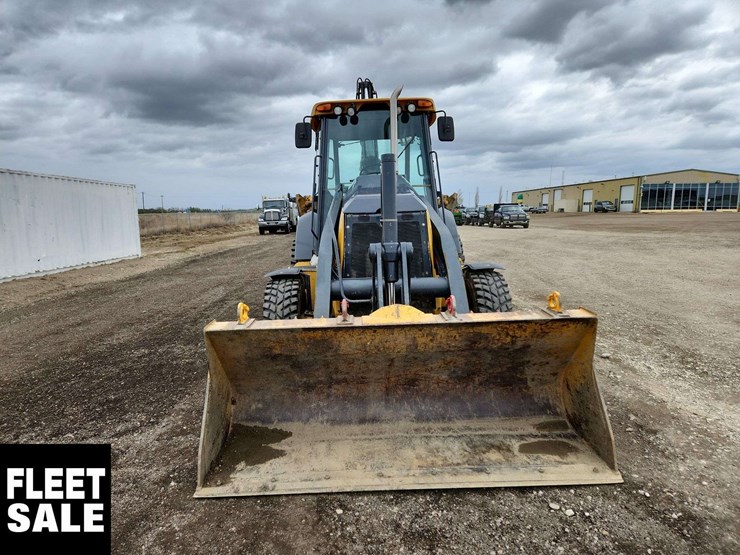 deere-410l-image-17
