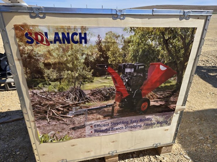 #697-•-new-sdlanch-gas-powered-wood-chipper-image-2