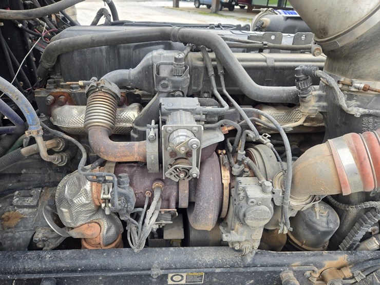2016-peterbilt-389-image-46