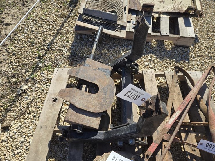 #713-•-5th-wheel-hitch-image-1