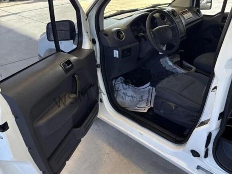 2011-ford-transit-connect-image-26