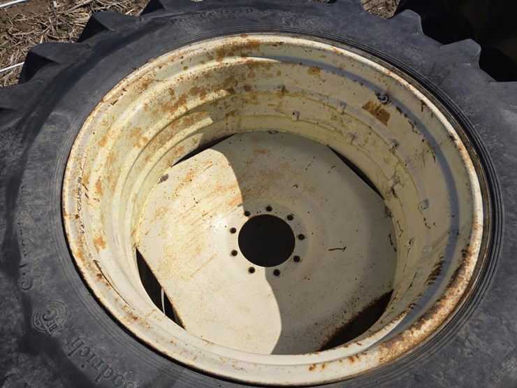 #504-•-(2)-18.4-x-34-tractor-tires-on-9-bolt-dual-rims-image-2