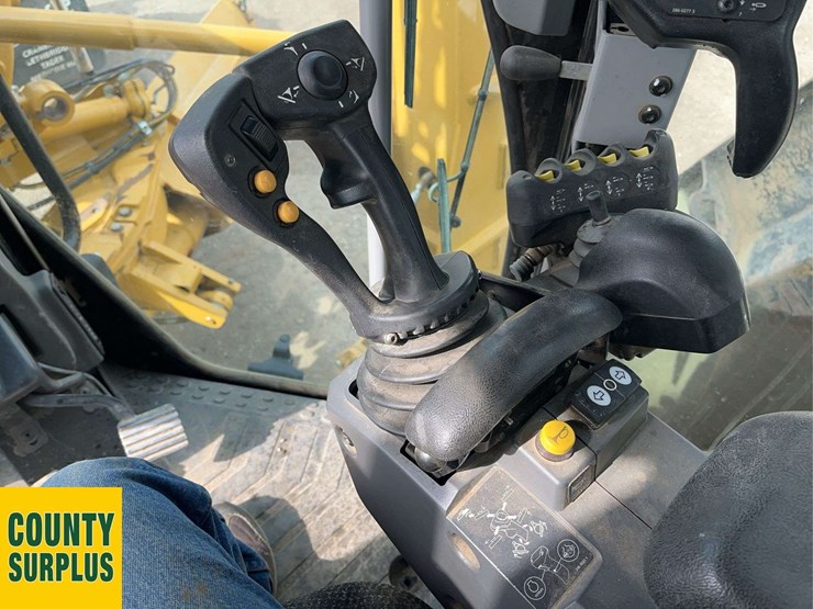 caterpillar-160m-awd-image-21