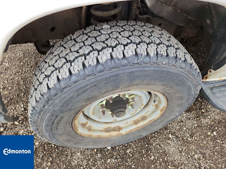 2010-ford-cargo-image-29
