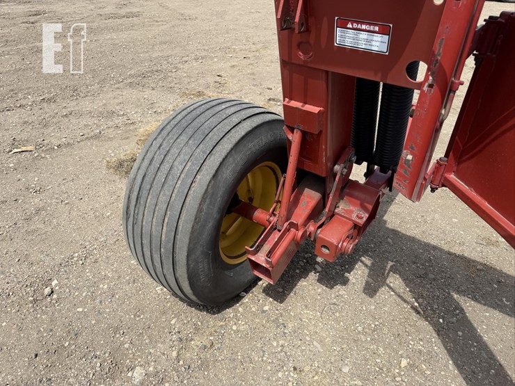 new-holland-1475-image-7
