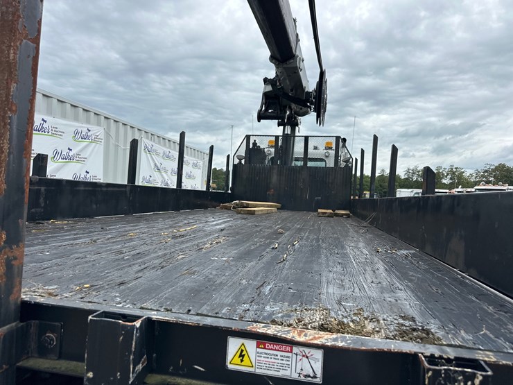 2020-peterbilt-348-image-10