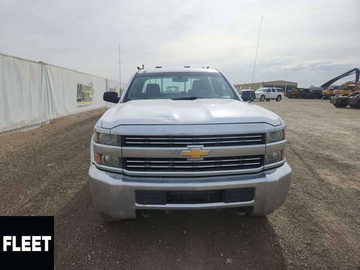 2017-chevrolet-silverado-2500hd-image-6