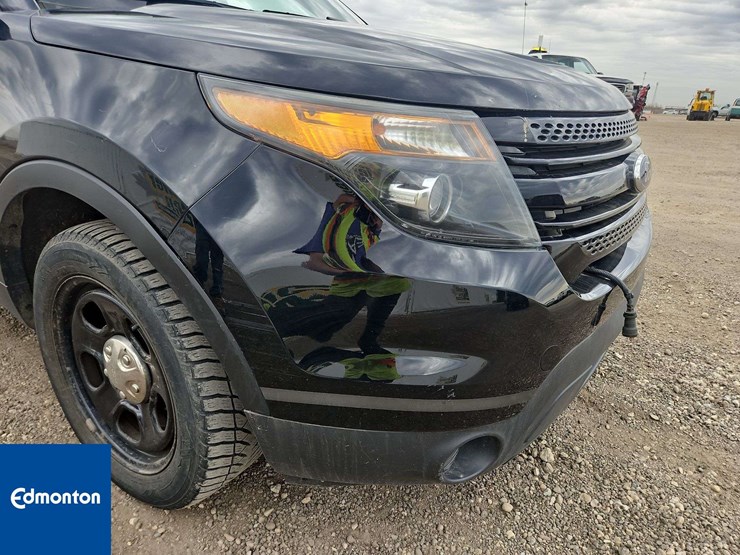 2015-ford-explorer-image-36