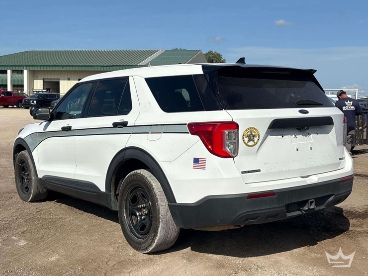 2020-ford-explorer-image-4