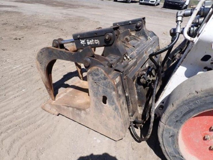 2014-bobcat-s590-image-21