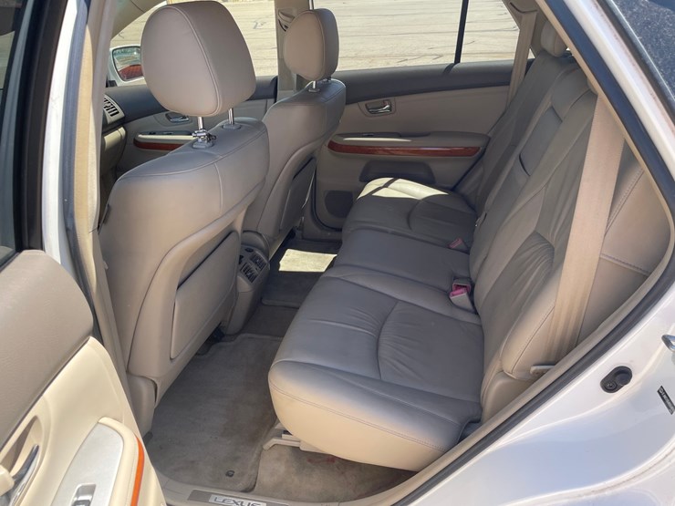 2004-lexus-rx330-image-27