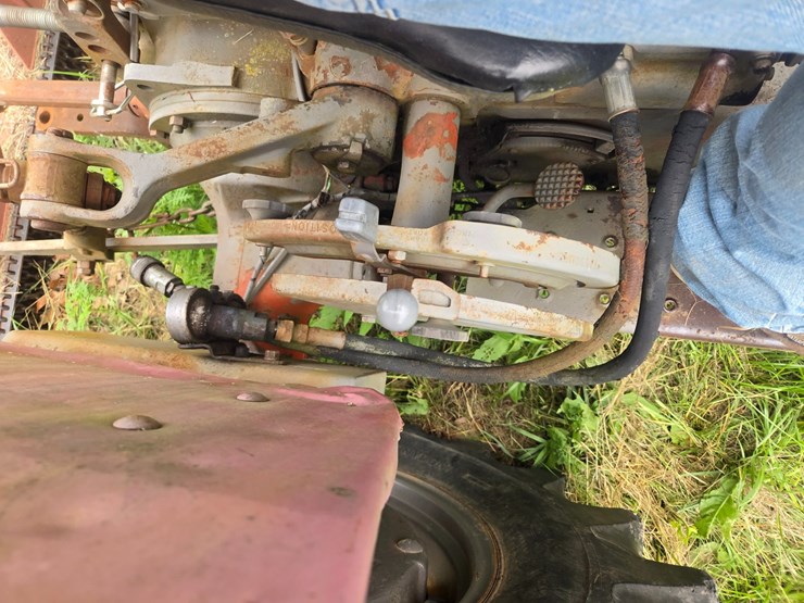 massey-ferguson-175-image-31