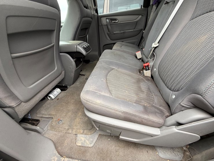 2013-chevrolet-traverse-image-22