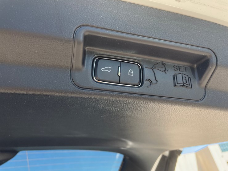 2022-ford-explorer-image-22