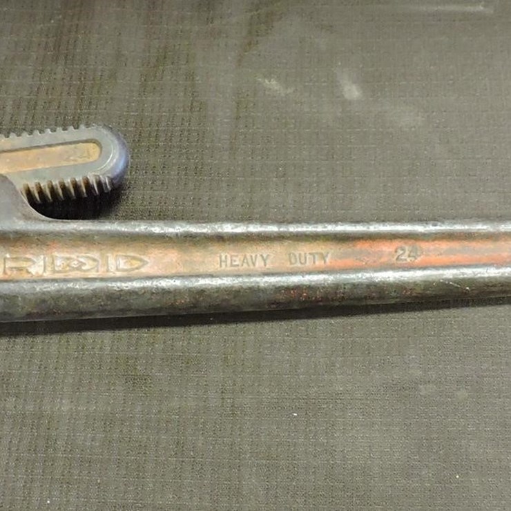 24” PIPE WRENCH